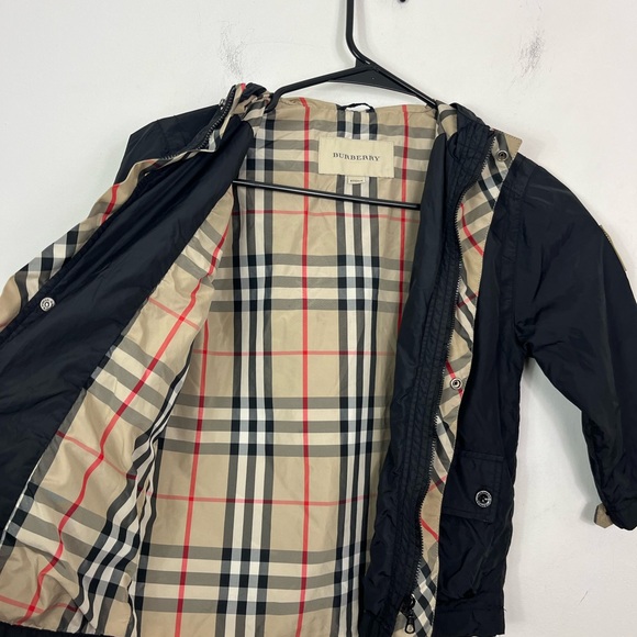 Burberry Unisex Black Weather-Proof Jacket Sz 4Y/104cm - Picture 10 of 13